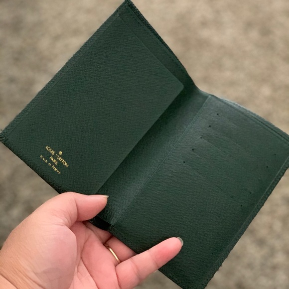 Passport holder - Picture 1 of 4